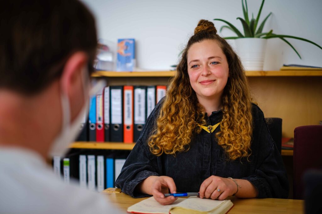 Foto, Beratungsgespräch in einem Büro